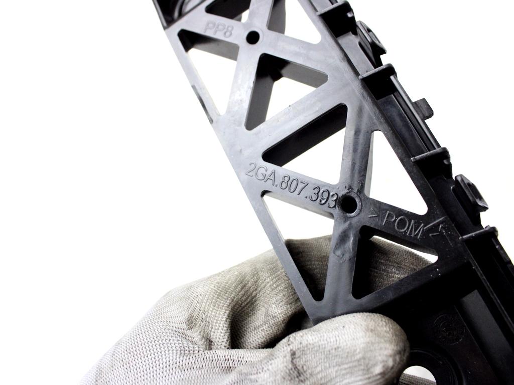 2GA807393 STAFFA SUPPORTO PARAURTI POSTERIORE LATO SINISTRO VOLKSWAGEN T-ROC 1.5 B 110KW AUT 5P (2020) RICAMBIO USATO 