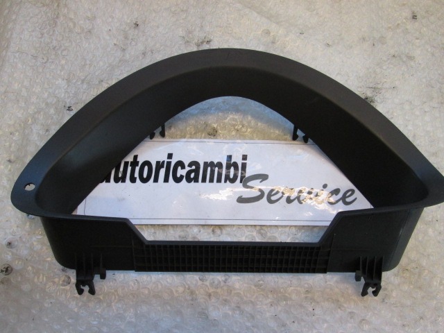 ARMATURNA PLO?CA OEM N. A2116890439 ORIGINAL REZERVNI DEL MERCEDES CLASSE E W211 S211 BER/SW (03/2002 - 05/2006) DIESEL LETNIK 2004