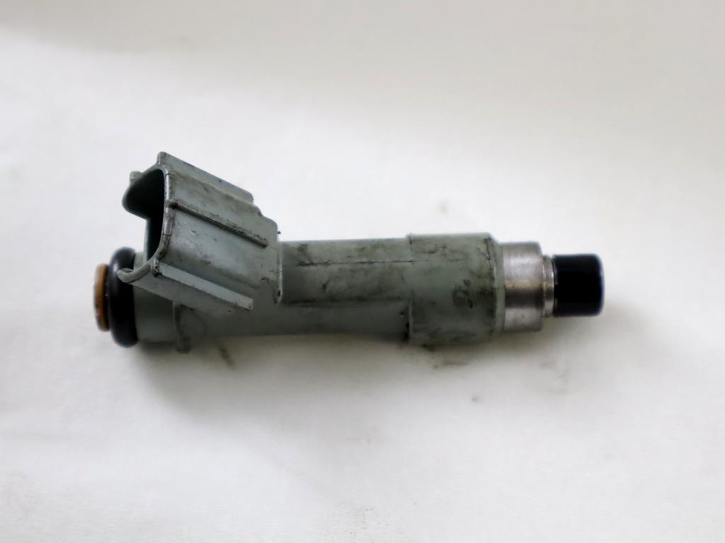 23250-0Q010 INIETTORE BENZINA CITROEN C1 1.0 50KW 5P B 5M (2010) RICAMBIO USATO