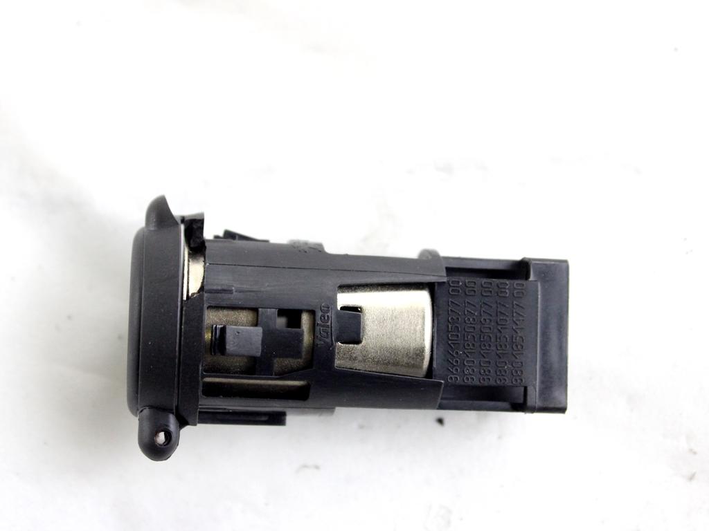 9666105377 PRESA CORRENTE 12V PEUGEOT 308 1.5 D 96KW 6M 5P (2018) RICAMBIO USATO 