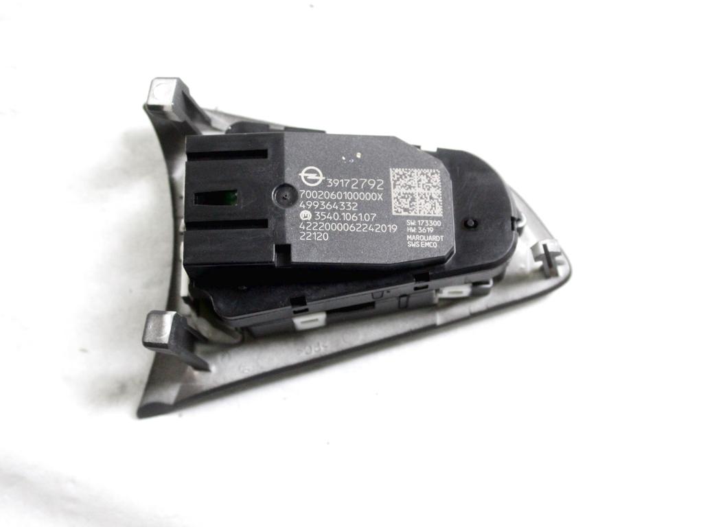 39172792 COMANDI AL VOLANTE MULTIFUNZIONE OPEL CORSA F 1.2 B 74KW 6M 5P (2022) RICAMBIO USATO 