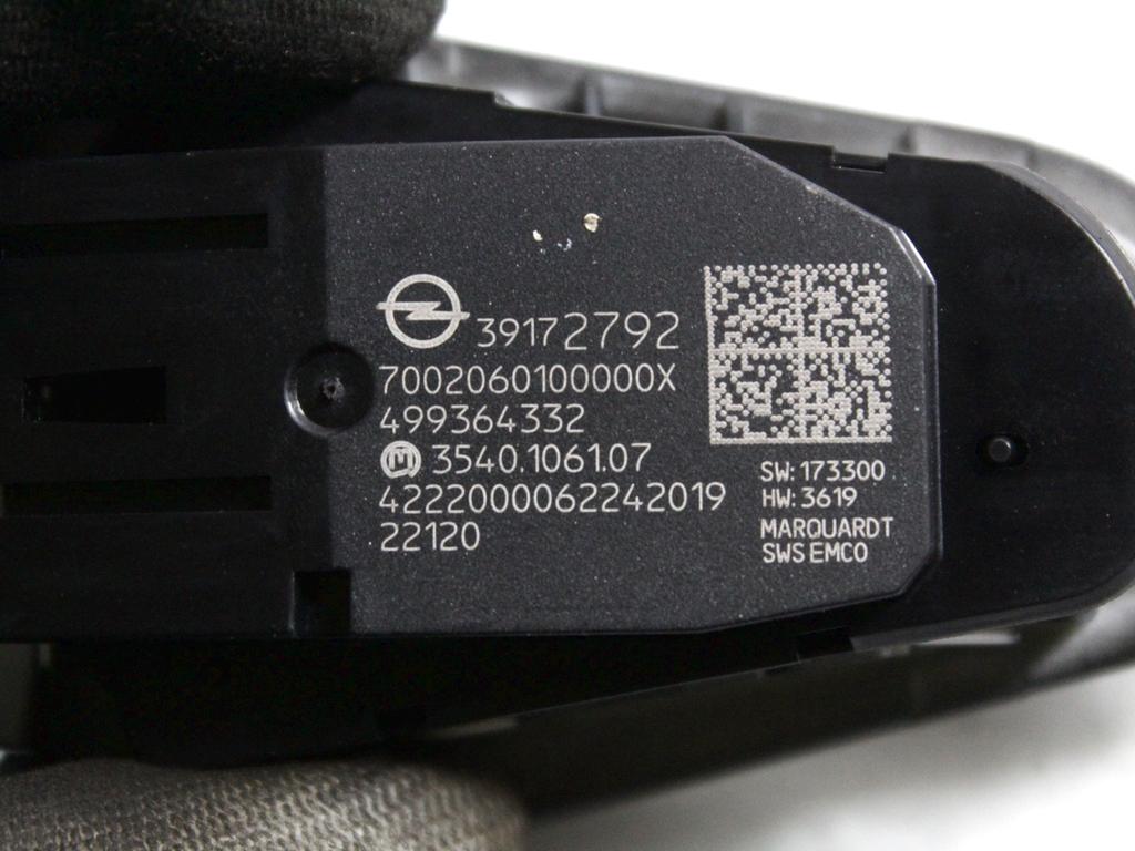 39172792 COMANDI AL VOLANTE MULTIFUNZIONE OPEL CORSA F 1.2 B 74KW 6M 5P (2022) RICAMBIO USATO 
