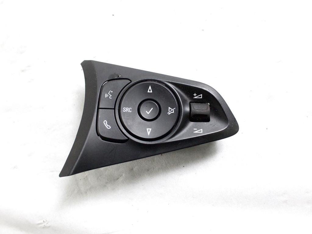 39172789 COMANDI AUTORADIO AL VOLANTE OPEL CORSA F 1.2 B 74KW 6M 5P (2022) RICAMBIO USATO 