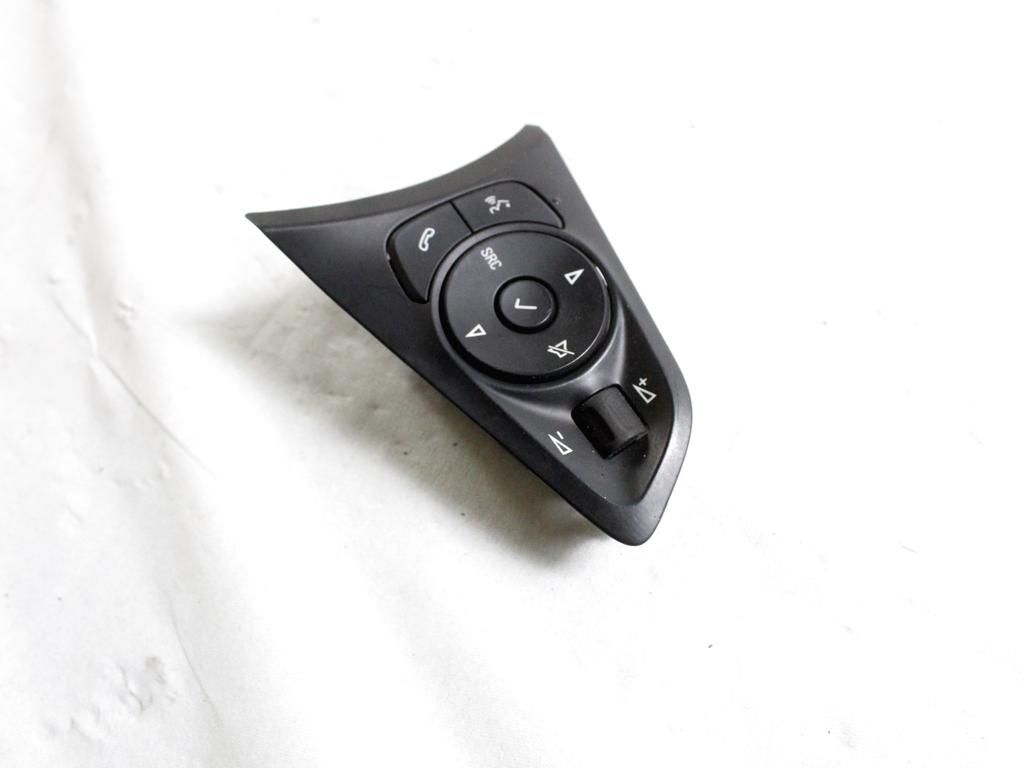 39172789 COMANDI AUTORADIO AL VOLANTE OPEL CORSA F 1.2 B 74KW 6M 5P (2022) RICAMBIO USATO 