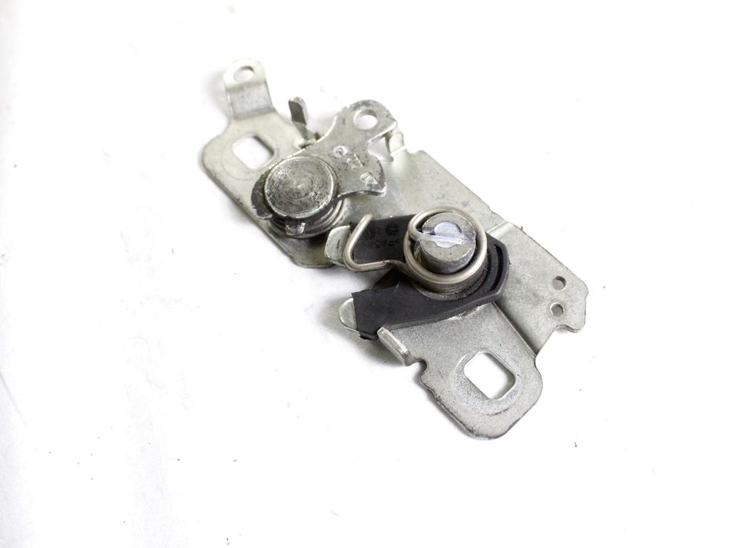 9822727580 CHIUSURA SERRATURA COFANO ANTERIORE OPEL CORSA F 1.2 B 74KW 6M 5P (2022) RICAMBIO USATO 