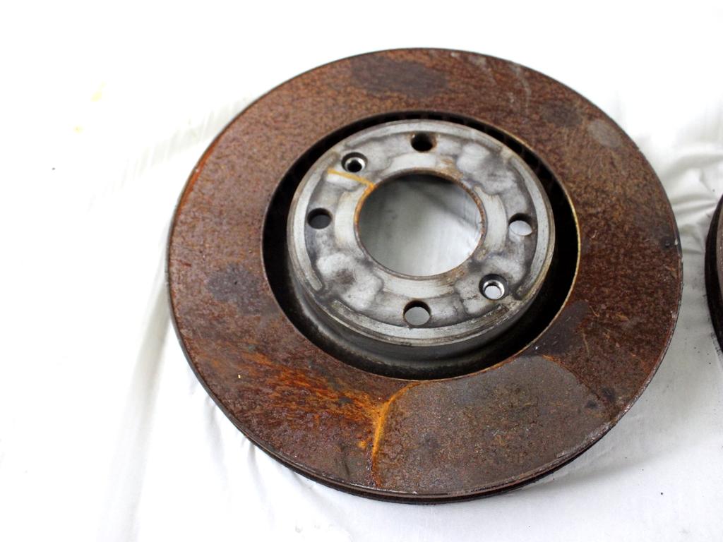 9809266280 COPPIA DISCHI FRENO ANTERIORI OPEL CORSA F 1.2 B 74KW 6M 5P (2022) RICAMBIO USATO 