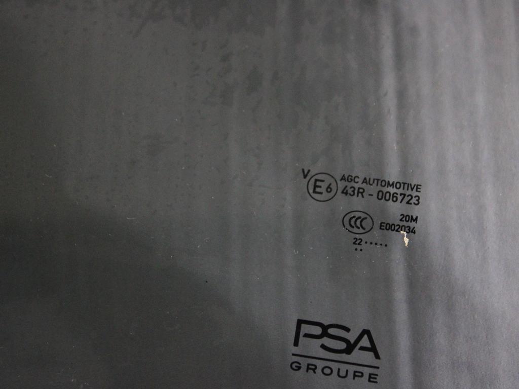 9823170280 VETRO SCENDENTE PORTA POSTERIORE DESTRA OSCURATO OPEL CORSA F 1.2 B 74KW 6M 5P (2022) RICAMBIO USATO 