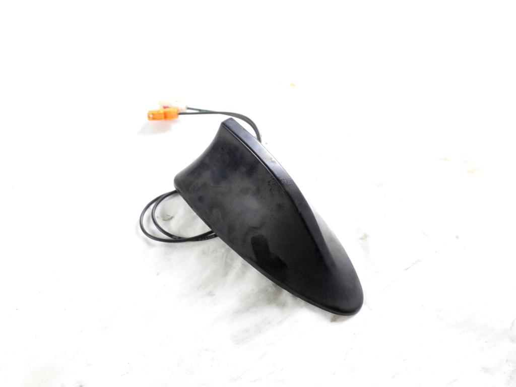 9819668080 PINNA ANTENNA TETTO OPEL CORSA F 1.2 B 74KW 6M 5P (2022) RICAMBIO USATO 