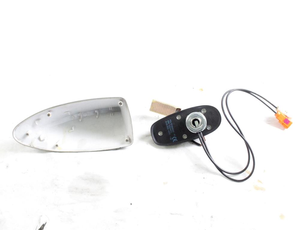 9819668080 PINNA ANTENNA TETTO OPEL CORSA F 1.2 B 74KW 6M 5P (2022) RICAMBIO USATO 
