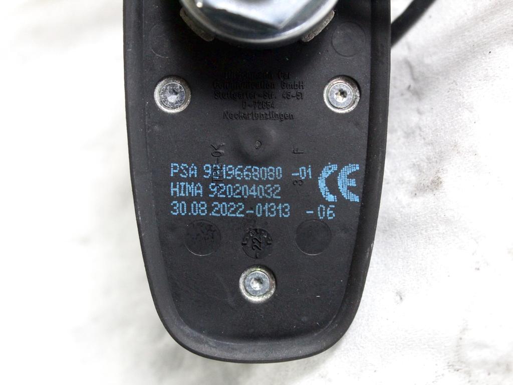 9819668080 PINNA ANTENNA TETTO OPEL CORSA F 1.2 B 74KW 6M 5P (2022) RICAMBIO USATO 
