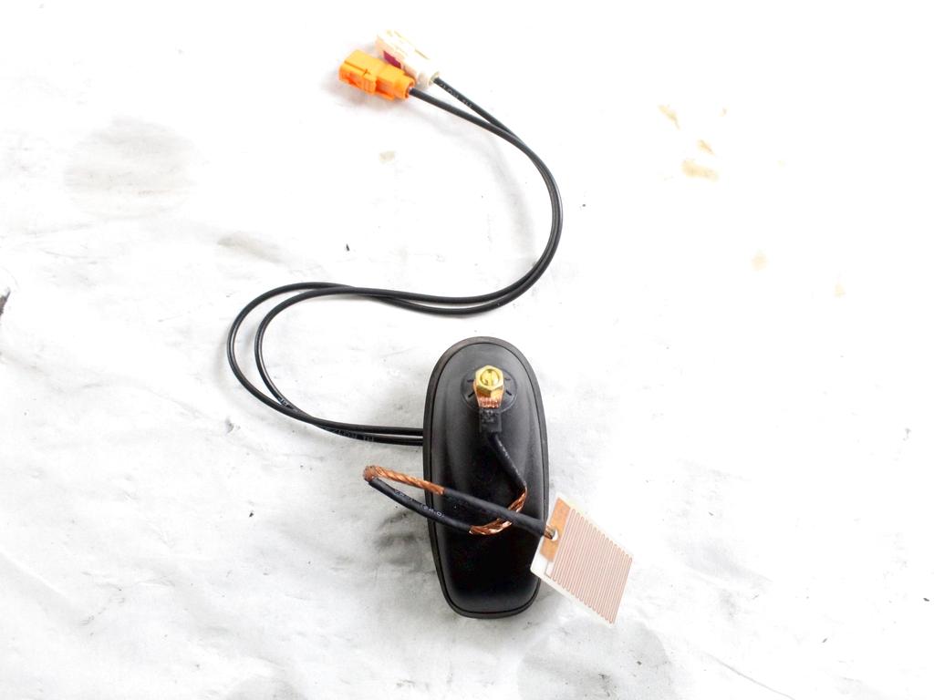 9819668080 PINNA ANTENNA TETTO OPEL CORSA F 1.2 B 74KW 6M 5P (2022) RICAMBIO USATO 