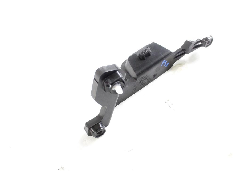 9830038380 STAFFA PANNELLO PORTA POSTERIORE SINISTRO OPEL CORSA F 1.2 B 74KW 6M 5P (2022) RICAMBIO USATO 