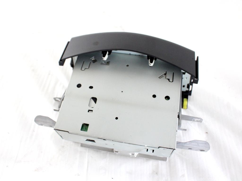 86120-42220 AUTORADIO CON SISTEMA DI NAVIGAZIONE SATELLITARE TOYOTA RAV4 2.2 D 4X4 100KW 6M 5P (2008) RICAMBIO USATO 