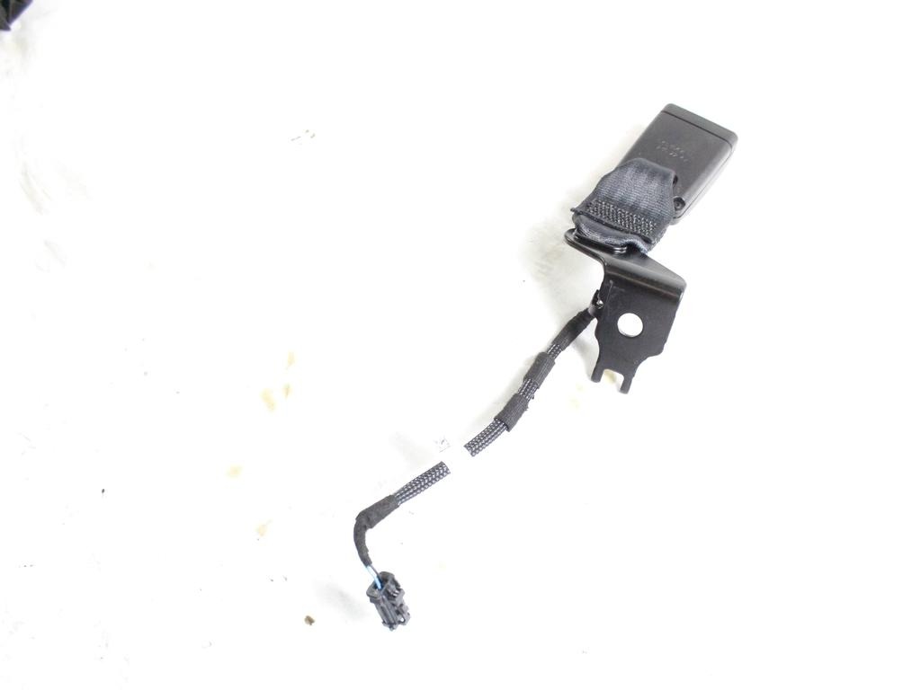98265554XT AGGANCIO STAFFA CINTURA DI SICUREZZA POSTERIORE SINISTRA OPEL CORSA F 1.2 B 74KW 6M 5P (2022) RICAMBIO USATO 