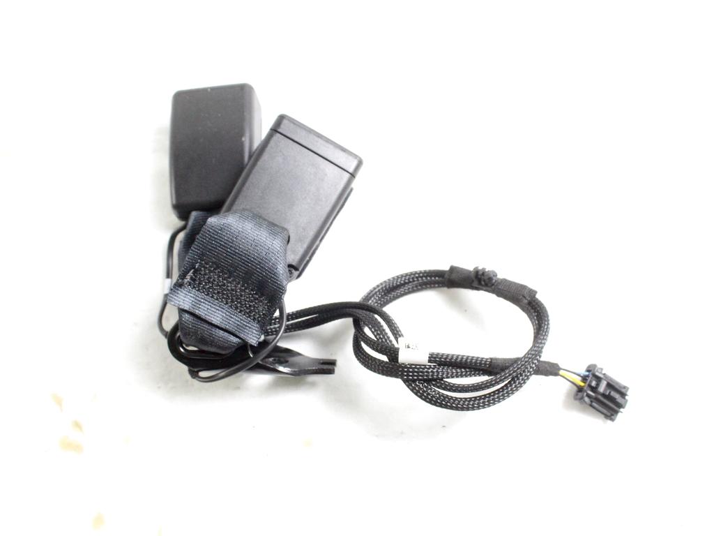 98265562XT AGGANCIO STAFFA CINTURA DI SICUREZZA POSTERIORE DESTRA OPEL CORSA F 1.2 B 74KW 6M 5P (2022) RICAMBIO USATO 