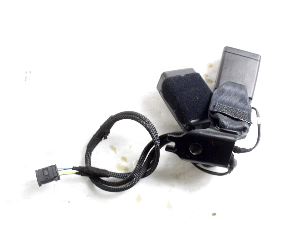 98265562XT AGGANCIO STAFFA CINTURA DI SICUREZZA POSTERIORE DESTRA OPEL CORSA F 1.2 B 74KW 6M 5P (2022) RICAMBIO USATO 