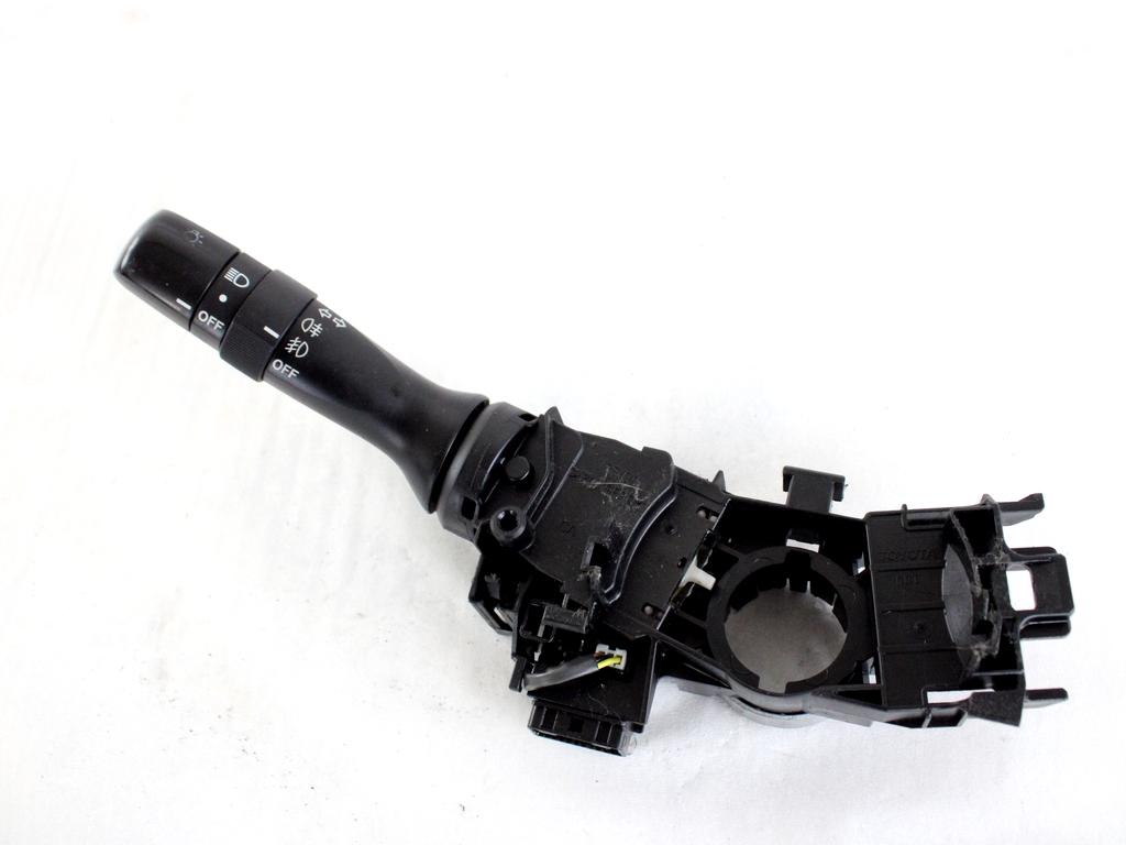 8414042101 DEVIOLUCI GRUPPO DI COMANDO LUCI TOYOTA RAV4 2.2 D 4X4 100KW 6M 5P (2008) RICAMBIO USATO 