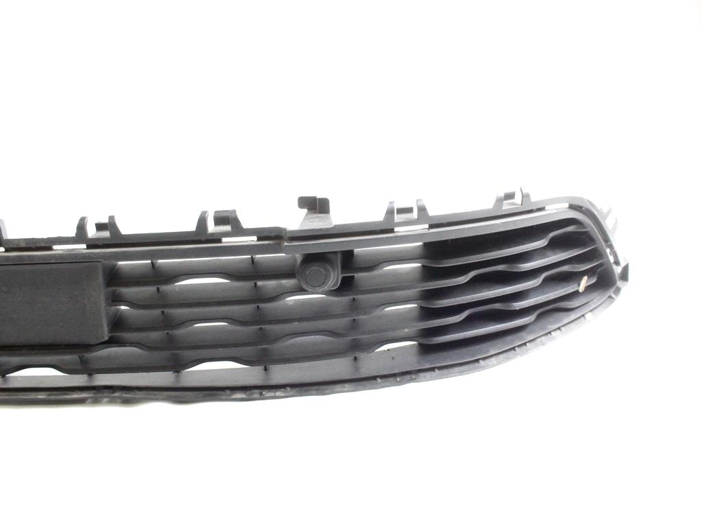 9829832380 GRIGLIA INFERIORE PARAURTI ANTERIORE OPEL CORSA F 1.2 B 74KW 6M 5P (2022) RICAMBIO USATO SUPPORTI DANNEGGIATI