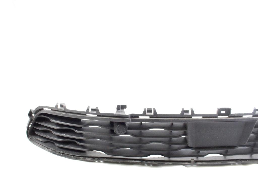 9829832380 GRIGLIA INFERIORE PARAURTI ANTERIORE OPEL CORSA F 1.2 B 74KW 6M 5P (2022) RICAMBIO USATO SUPPORTI DANNEGGIATI