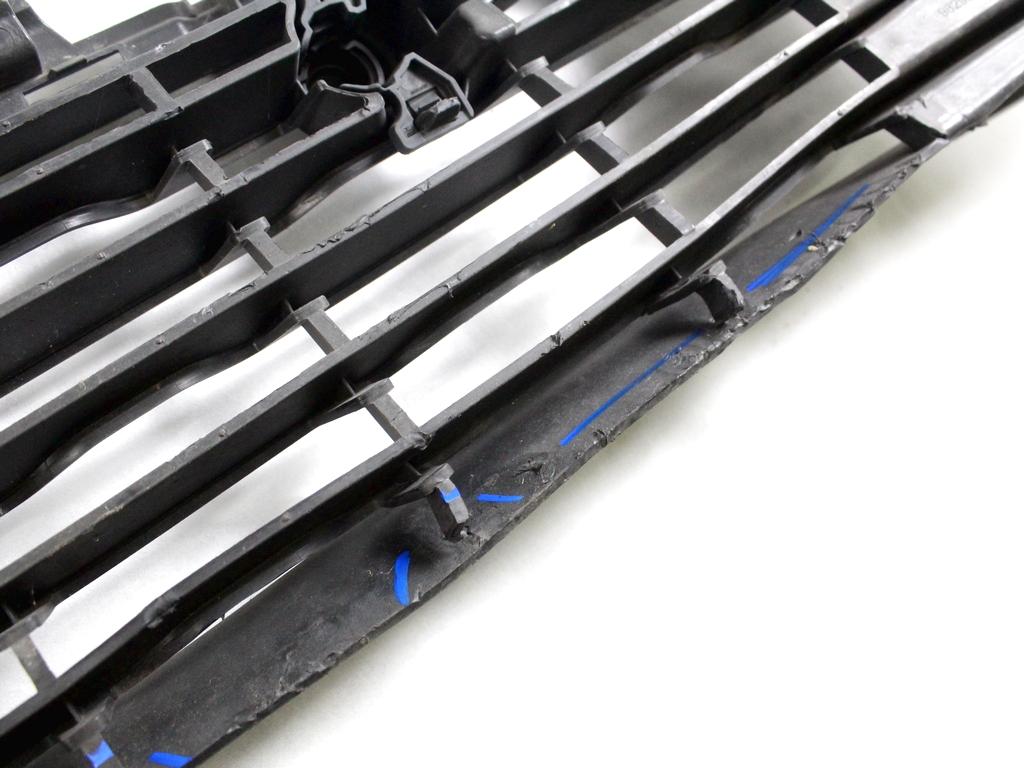 9829832380 GRIGLIA INFERIORE PARAURTI ANTERIORE OPEL CORSA F 1.2 B 74KW 6M 5P (2022) RICAMBIO USATO SUPPORTI DANNEGGIATI
