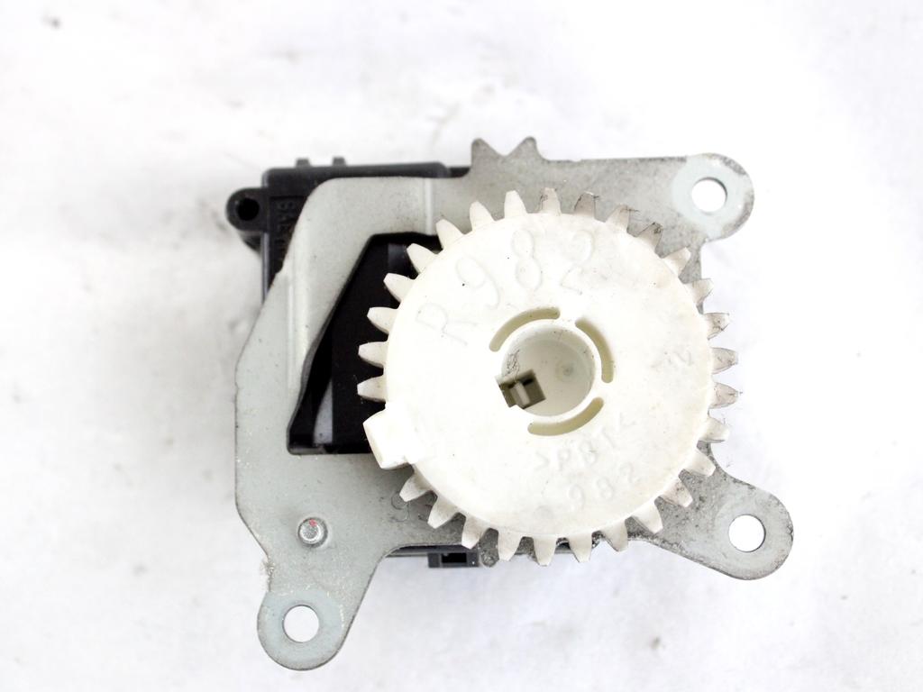 063800-1100 MOTORINO SCATOLA RISCALDAMENTO TOYOTA RAV4 2.2 D 4X4 100KW 6M 5P (2008) RICAMBIO USATO 