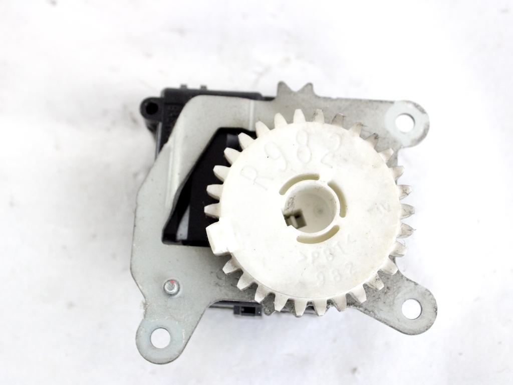 063800-1100 MOTORINO SCATOLA RISCALDAMENTO TOYOTA RAV4 2.2 D 4X4 100KW 6M 5P (2008) RICAMBIO USATO 