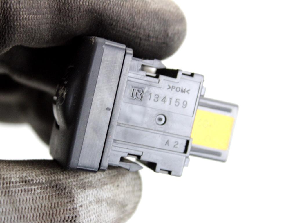 8411942020 COMANDO REGOLAZIONE ALTEZZA LUCI E FARI TOYOTA RAV4 2.2 D 4X4 100KW 6M 5P (2008) RICAMBIO USATO 