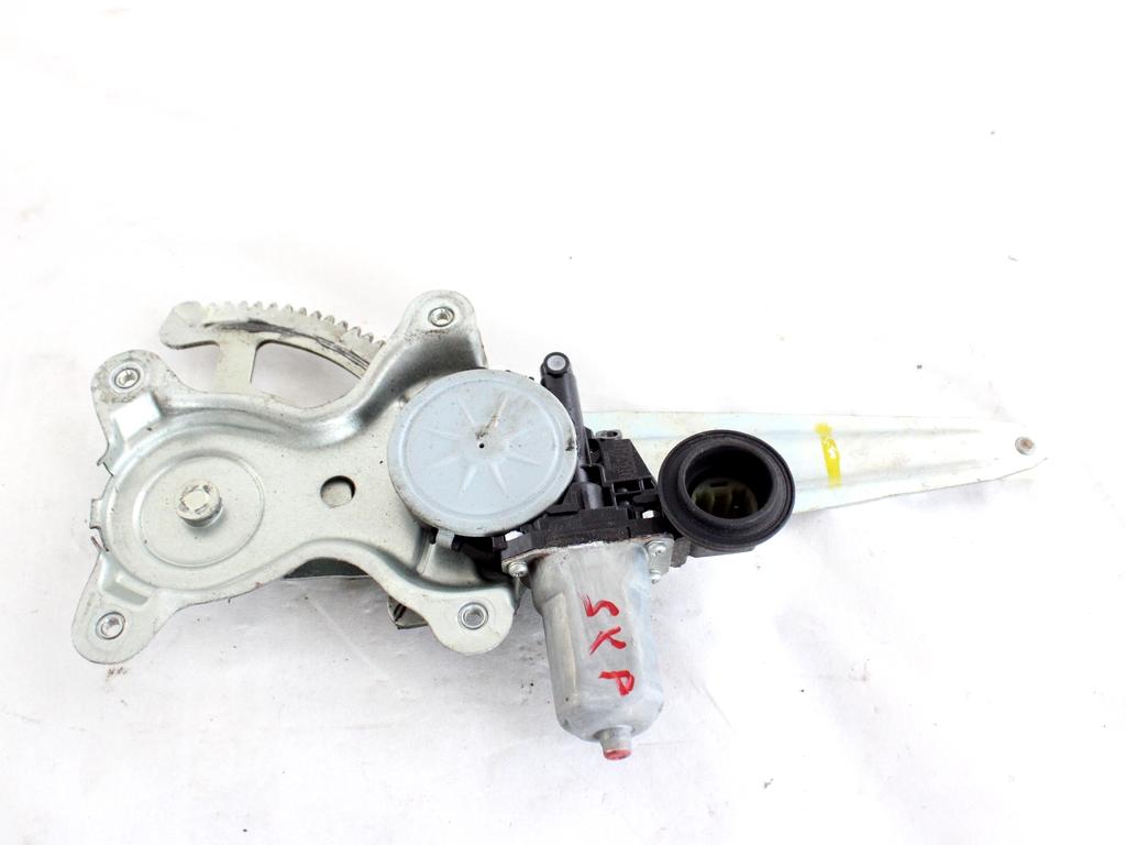 6980442040 MOTORINO MECCANISMO ALZA-VETRO ALZA-CRISTALLO PORTA POSTERIORE SINISTRA TOYOTA RAV4 2.2 D 4X4 100KW 6M 5P (2008) RICAMBIO USATO 8571035180 
