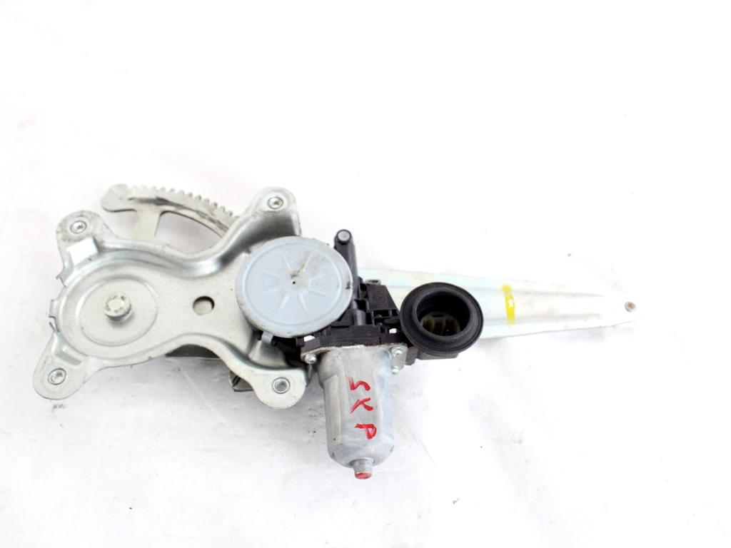 6980442040 MOTORINO MECCANISMO ALZA-VETRO ALZA-CRISTALLO PORTA POSTERIORE SINISTRA TOYOTA RAV4 2.2 D 4X4 100KW 6M 5P (2008) RICAMBIO USATO 8571035180 