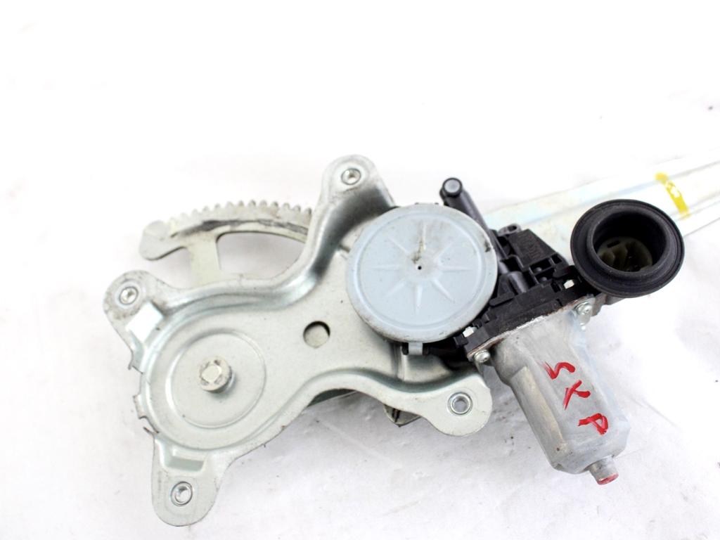 6980442040 MOTORINO MECCANISMO ALZA-VETRO ALZA-CRISTALLO PORTA POSTERIORE SINISTRA TOYOTA RAV4 2.2 D 4X4 100KW 6M 5P (2008) RICAMBIO USATO 8571035180 