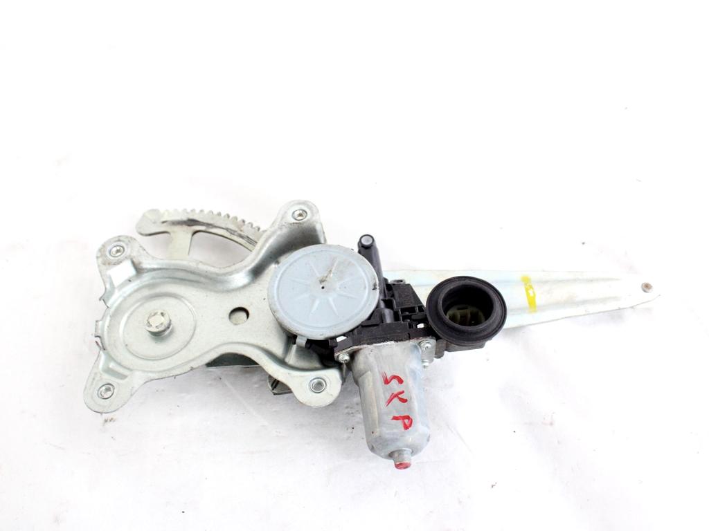 6980442040 MOTORINO MECCANISMO ALZA-VETRO ALZA-CRISTALLO PORTA POSTERIORE SINISTRA TOYOTA RAV4 2.2 D 4X4 100KW 6M 5P (2008) RICAMBIO USATO 8571035180 