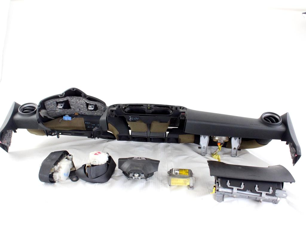 89170-42201 KIT AIRBAG TOYOTA RAV4 2.2 D 4X4 100KW 6M 5P (2008) RICAMBIO USATO CON PRETENSIONATORI CINTURE DI SICUREZZA, CENTRALINA AIRBAG, AIRBAG VOLANTE GUIDATORE, AIRBAG PASSEGGERO, CRUSCOTTO 4513042100B0 7322042140B2 7321042320B2 7396042010