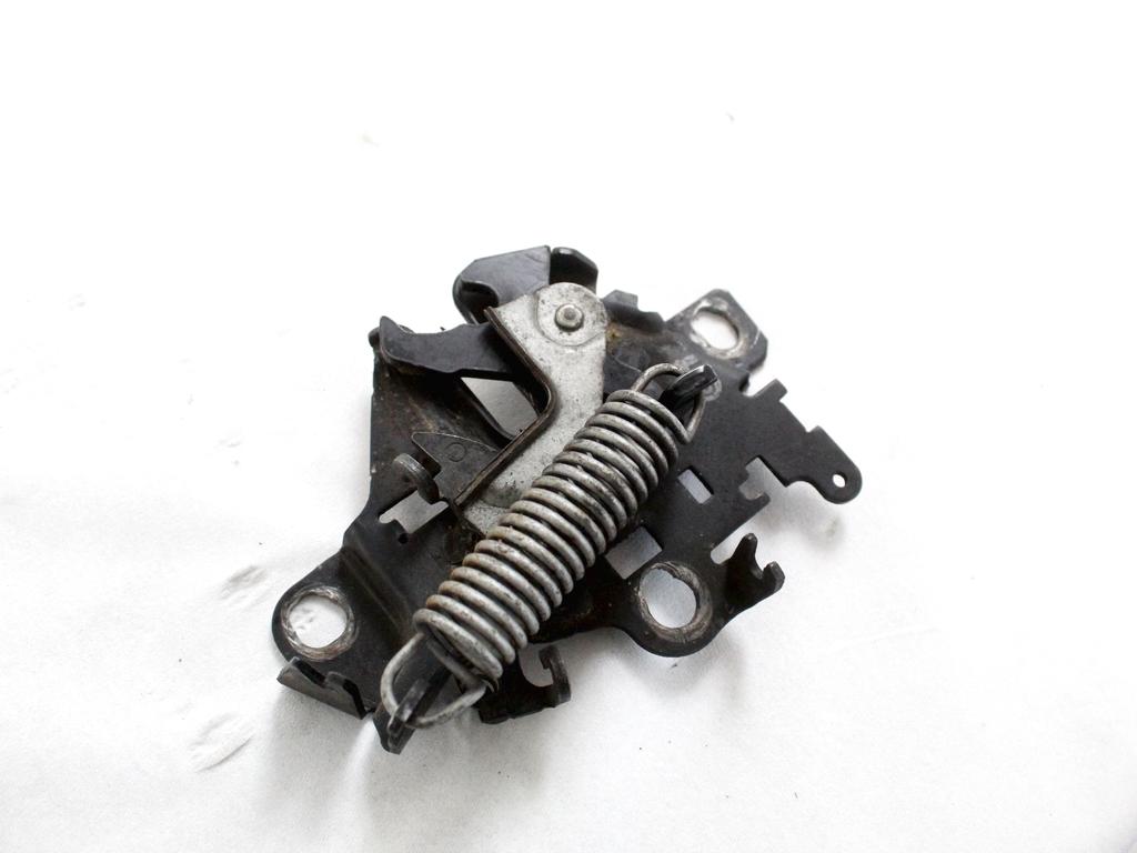 5351042090 CHIUSURA SERRATURA COFANO ANTERIORE TOYOTA RAV4 2.2 D 4X4 100KW 6M 5P (2008) RICAMBIO USATO 