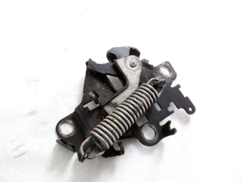 5351042090 CHIUSURA SERRATURA COFANO ANTERIORE TOYOTA RAV4 2.2 D 4X4 100KW 6M 5P (2008) RICAMBIO USATO 
