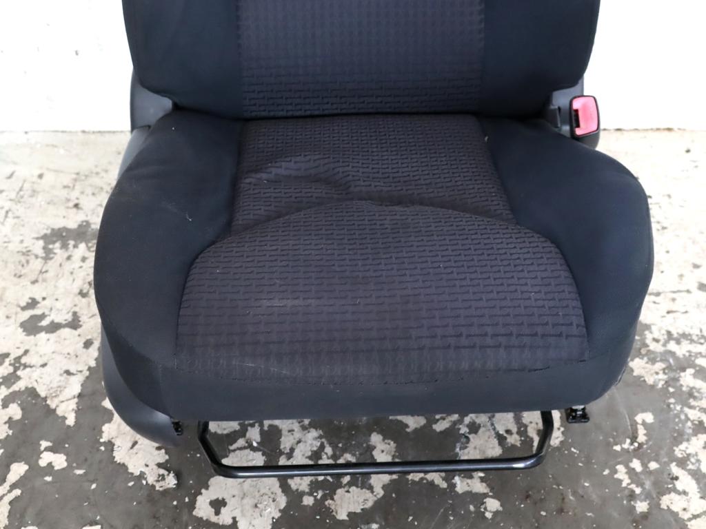 7111042020 SEDILE ANTERIORE DESTRO PASSEGGERO TOYOTA RAV4 2.2 D 4X4 100KW 6M 5P (2008) RICAMBIO USATO 