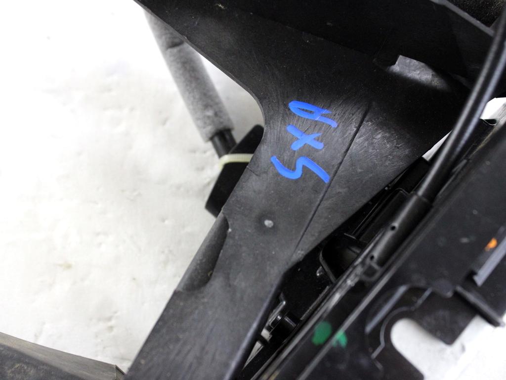 2338041 CHIUSURA SERRATURA PORTA POSTERIORE SINISTRA FORD FIESTA 1.5 D 63KW 6M 5P (2018) RICAMBIO USATO
