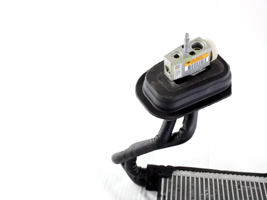 2092422 EVAPORATORE RADIATORE CLIMATIZZATORE CLIMA A/C FORD FIESTA 1.5 D 63KW 6M 5P (2018) RICAMBIO USATO