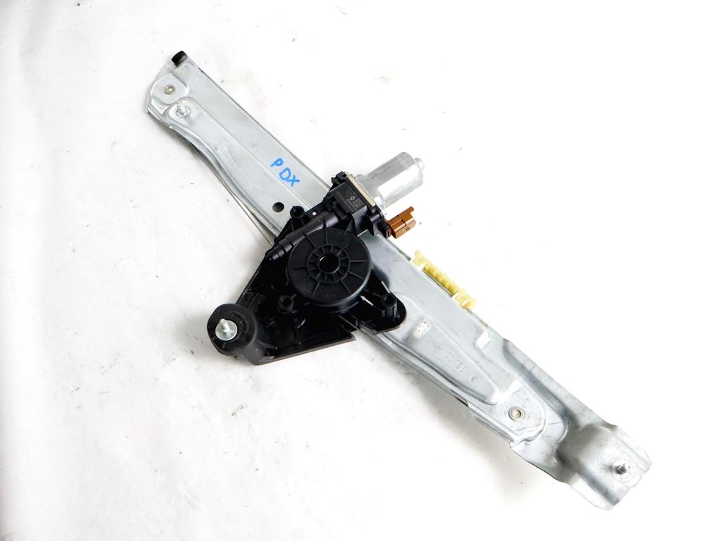 827208705R MOTORINO MECCANISMO ALZA-VETRO ALZA-CRISTALLO PORTA POSTERIORE DESTRA DACIA SANDERO 1.0 B 67KW 6M 5P (2023) RICAMBIO USATO 827203180R