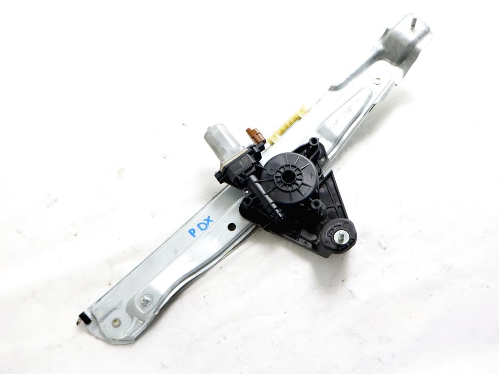 827208705R MOTORINO MECCANISMO ALZA-VETRO ALZA-CRISTALLO PORTA POSTERIORE DESTRA DACIA SANDERO 1.0 B 67KW 6M 5P (2023) RICAMBIO USATO 827203180R