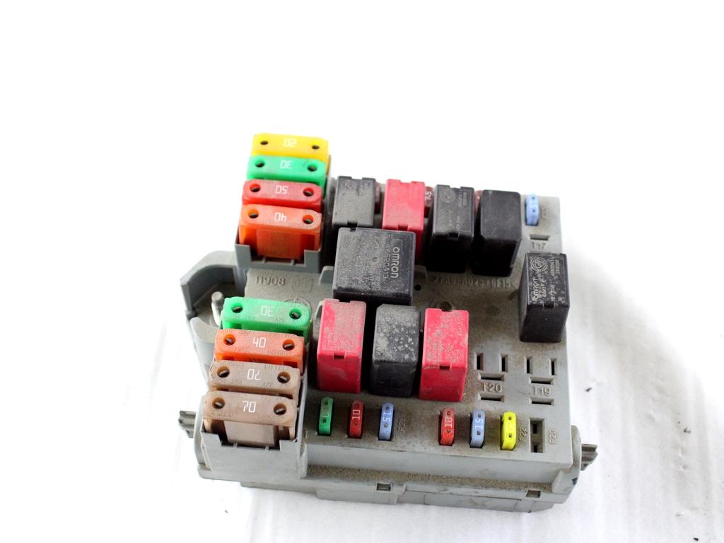 51799614 CENTRALINA FUSIBILIERA SCATOLA FUSBILI RELÈ LANCIA MUSA 1.3 D 66KW 5M 5P (2008) RICAMBIO USATO