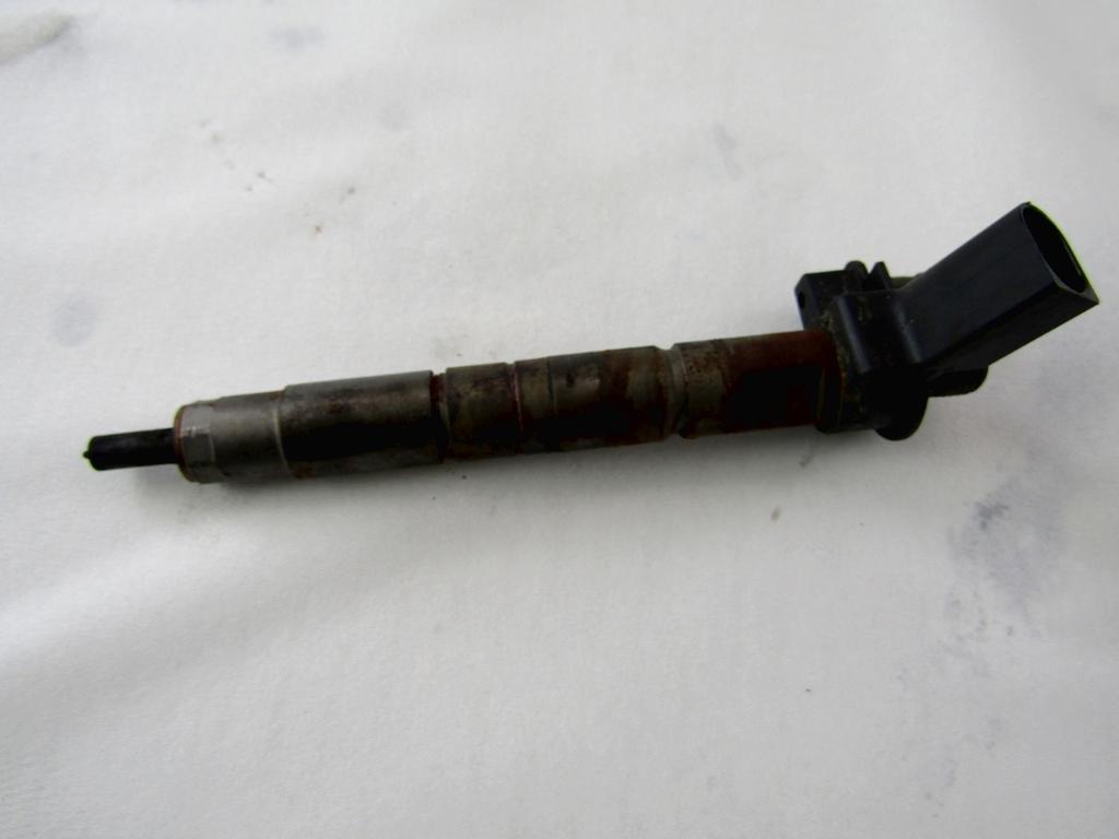 7823461 INIETTORE DIESEL BMW SERIE 5 525XD SW F11 2.0 D 160KW 4X4 AUT 5P (2016) RICAMBIO USATO 0445117030