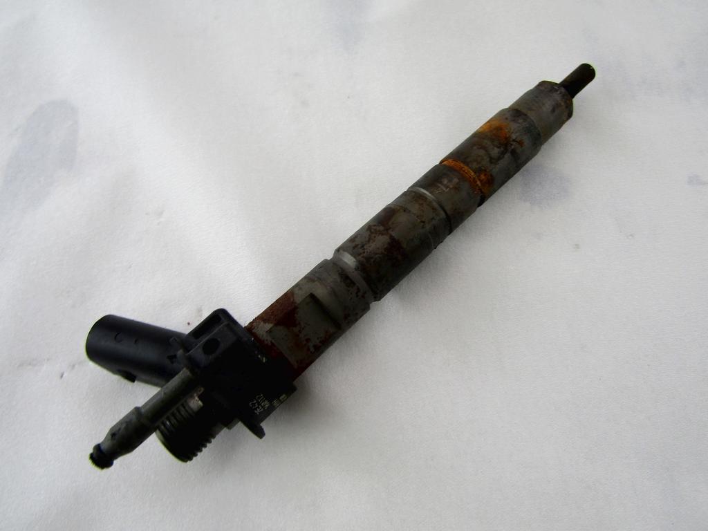 7823461 INIETTORE DIESEL BMW SERIE 5 525XD SW F11 2.0 D 160KW 4X4 AUT 5P (2016) RICAMBIO USATO 0445117030