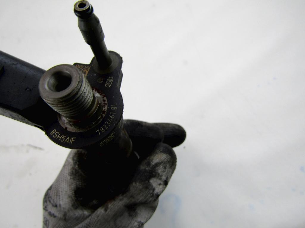 7823461 INIETTORE DIESEL BMW SERIE 5 525XD SW F11 2.0 D 160KW 4X4 AUT 5P (2016) RICAMBIO USATO 0445117030