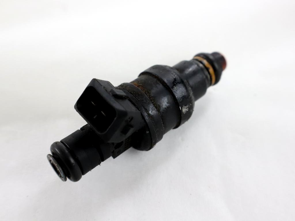 077133551G INIETTORE BENZINA AUDI A8 4.2 B 220KW 4X4 AUT 5P (1996) RICAMBIO USATO 0280150441