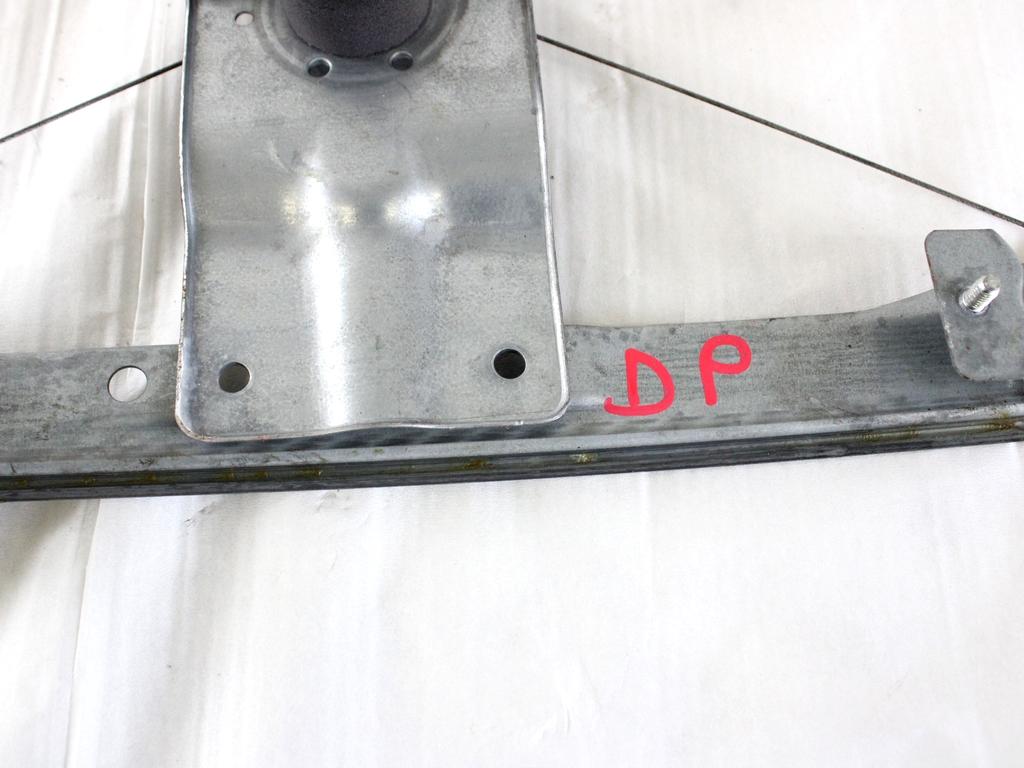 827003722R MECCANISMO ALZA-VETRO ALZA-CRISTALLO PORTA POSTERIORE DESTRA MANUALE RENAULT CLIO 1.2 B 54KW 5M 5P (2017) RICAMBIO USATO