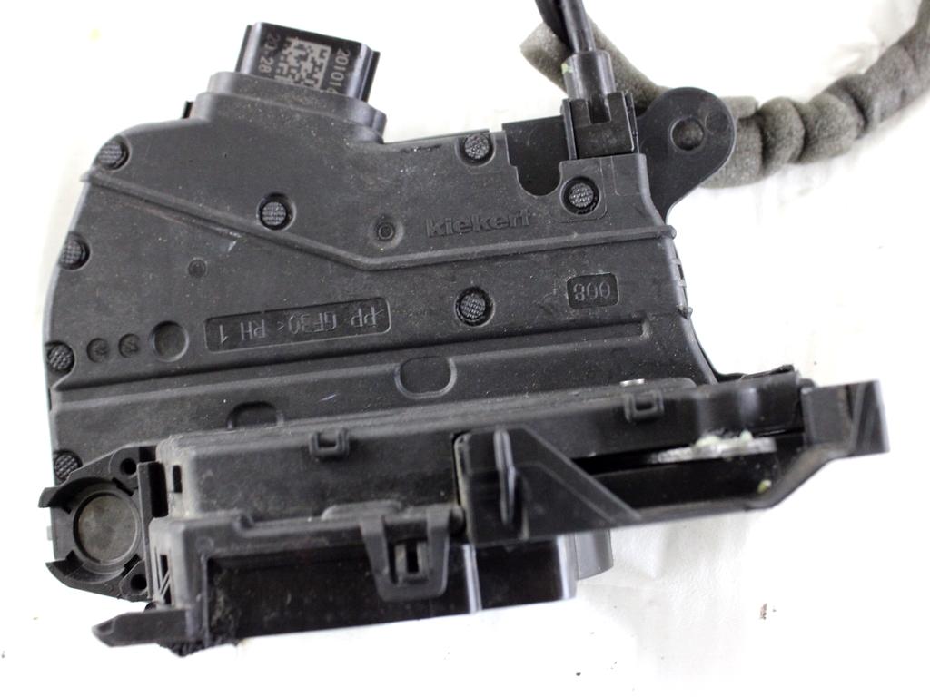 805024563R CHIUSURA SERRATURA PORTA ANTERIORE DESTRA RENAULT CLIO 1.2 B 54KW 5M 5P (2017) RICAMBIO USATO