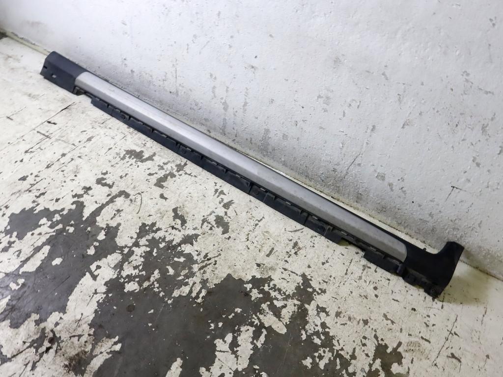 JX7B-A10154-B MINIGONNA RIVESTIMENTO SOTTOPORTA LATO DESTRO FORD FOCUS SW ACTIVE 1.5 D 88KW 6M 5P (2019) RICAMBIO USATO