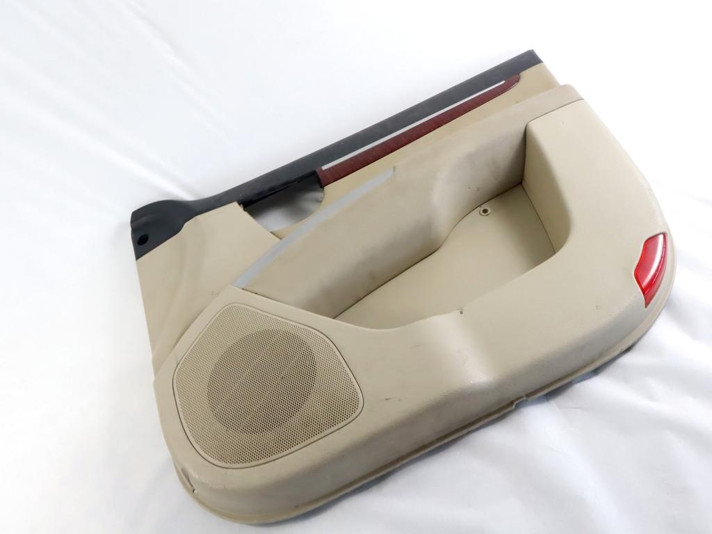 82320-2B000 PANNELLO INTERNO PORTA ANTERIORE DESTRA CON RIVESTIMENTO IN PELLE HYUNDAI SANTAFE 2.2 D 4X4 114KW 5M 5P (2007) RICAMBIO USATO 