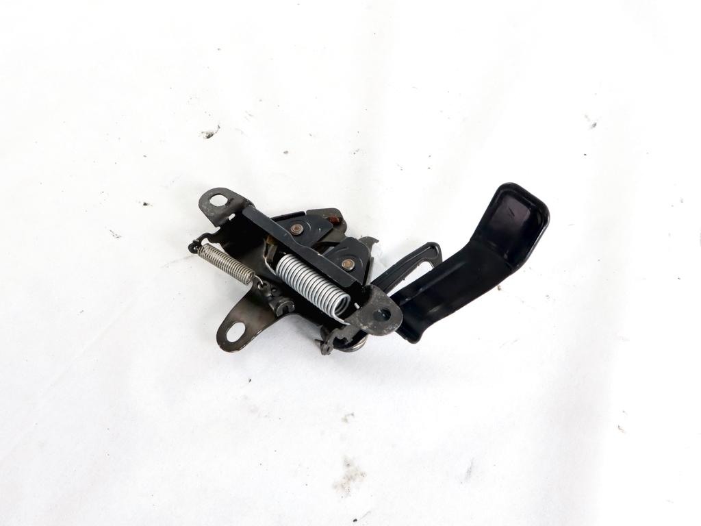 5351042060 CHIUSURA SERRATURA COFANO ANTERIORE TOYOTA RAV4 2.0 D 4X4 85KW 5M 5P (2003) RICAMBIO USATO 