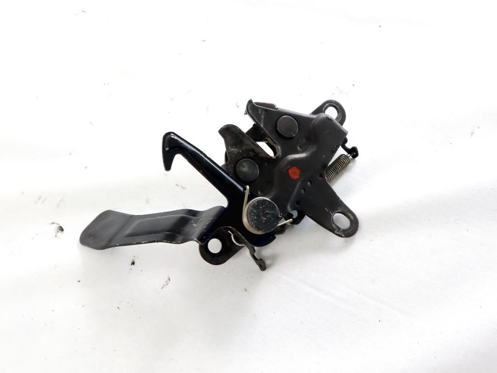 5351042060 CHIUSURA SERRATURA COFANO ANTERIORE TOYOTA RAV4 2.0 D 4X4 85KW 5M 5P (2003) RICAMBIO USATO 
